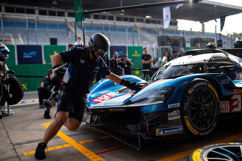 #35 Alpine Endurance Team Alpine A424: Paul-Loup Chatin, Ferdinand Habsburg, Charles Milesi