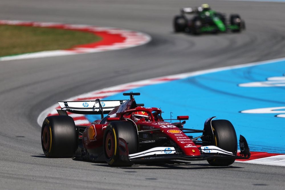 F1 | Ferrari: Leclerc scommette sulla gara. Sarà un set nuovo di Medium a fare la differenza?