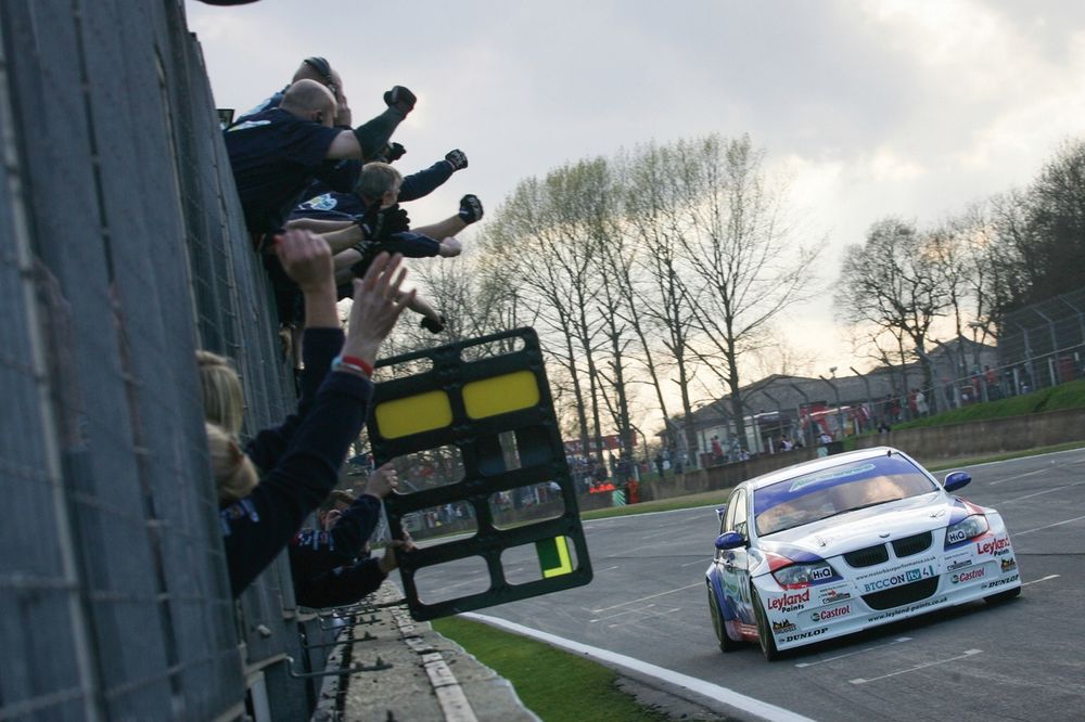 Adam notched up two podiums in sole 2009 British Touring Car Championship campaign 