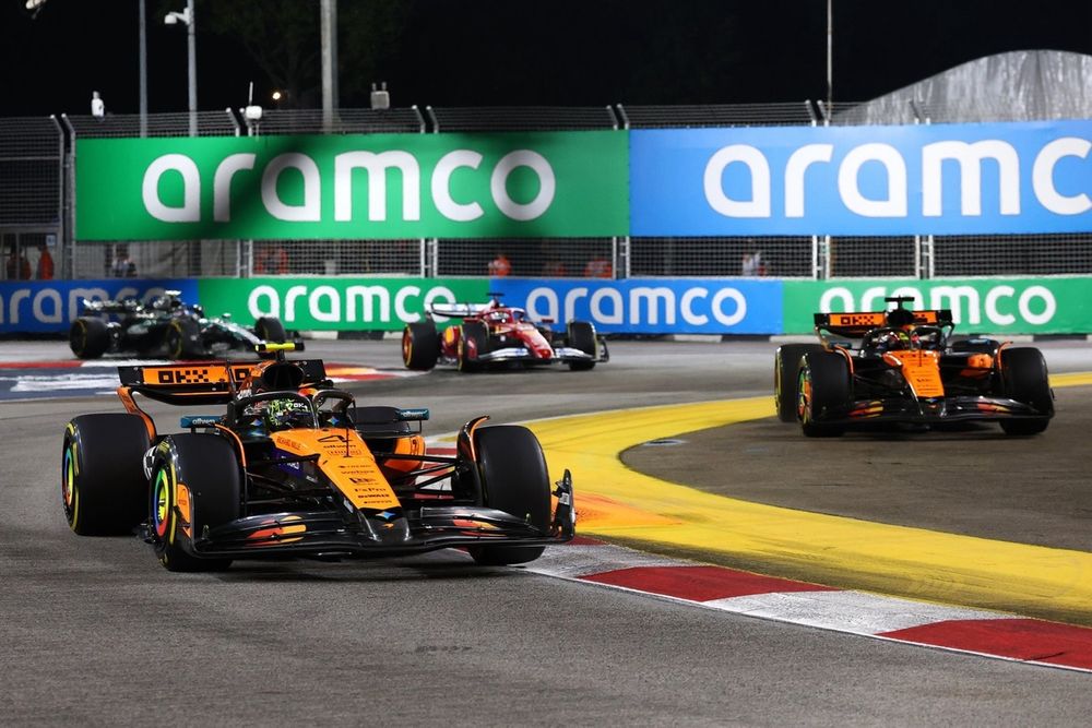 Lando Norris et Oscar Piastri au premier virage.