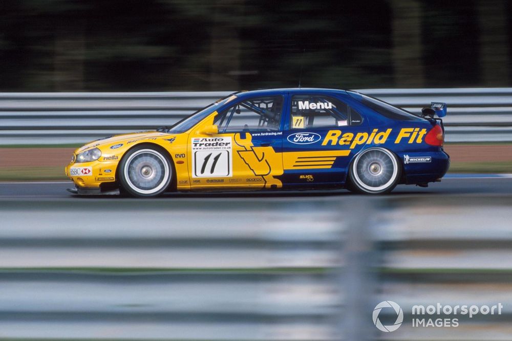 Menu held his nerve to claim the BTCC's final Super Touring era crown in 2000 with Ford