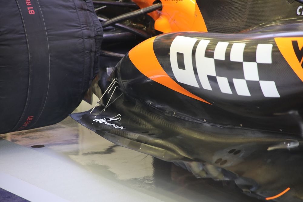 Il fondo della McLaren MCL39 con i tubi di Pitot