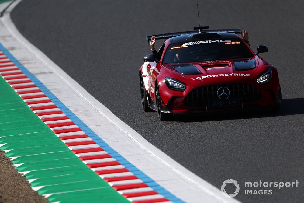 Mercedes reprend l'intégralité du contrat.