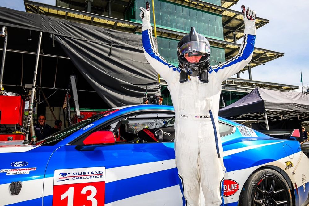 Robert Noaker, Mustang Challenge Champion