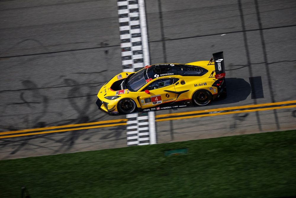 #4 Corvette Racing by Pratt Miller Motorsports Corvette Z06 GT3.R: Tommy Milner, Nicky Catsburg, Nico Varrone