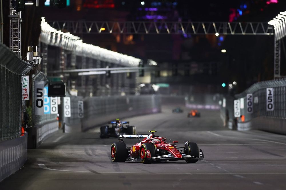 Lewis Hamilton, Ferrari, Carlos Sainz, Williams