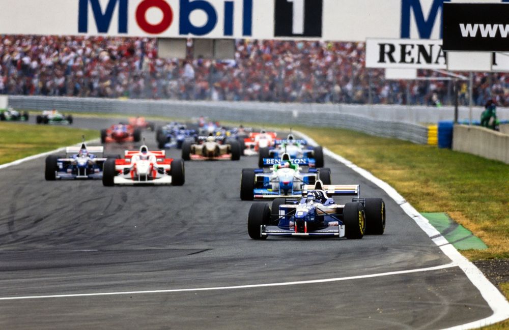 Damon Hill, Williams leads at the start