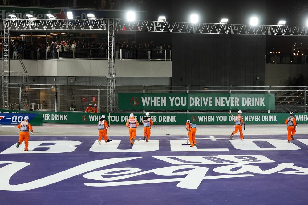 Lance Stroll, Aston Martin Racing, Gabriel Bortoleto, Sauber