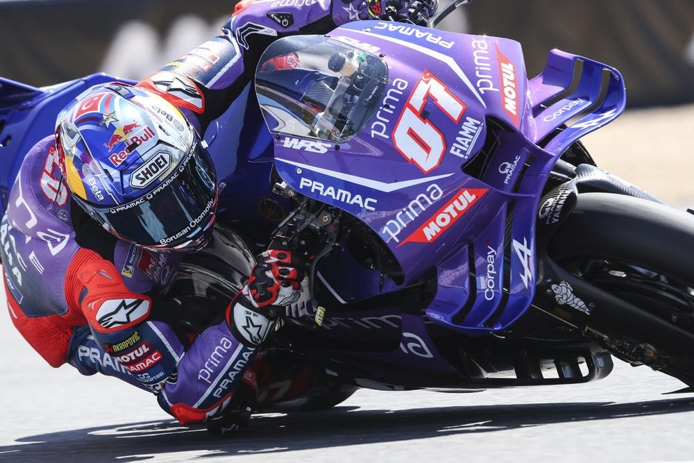 MotoGP | Razgatlioglu penalizzato per l'impeding a Bastianini: scivola ultimo sulla griglia del GP 