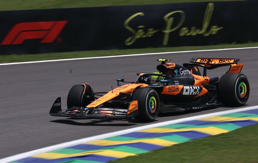 Norris y Piastri lideran la Práctica con Alonso 4º; Verstappen y Ferrari se esconden