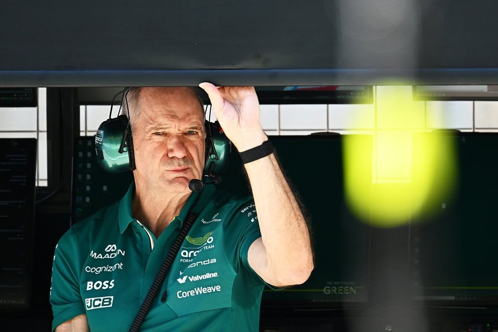 Adrian Newey, team principal Aston Martin, è preoccupato per l'inizio della stagione