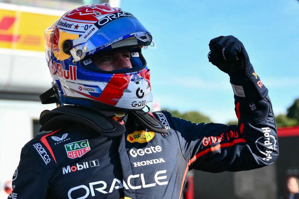Max Verstappen verraste door de pole-position op Monza te veroveren.