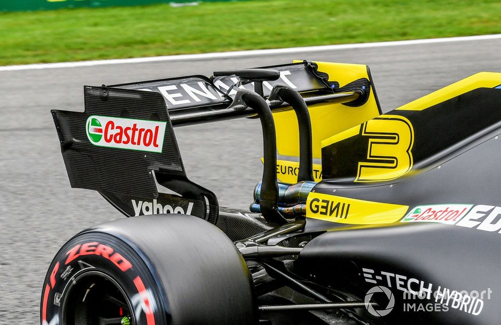 Rear wing and DRS actuator on the car of Daniel Ricciardo, Renault F1 Team R.S.20