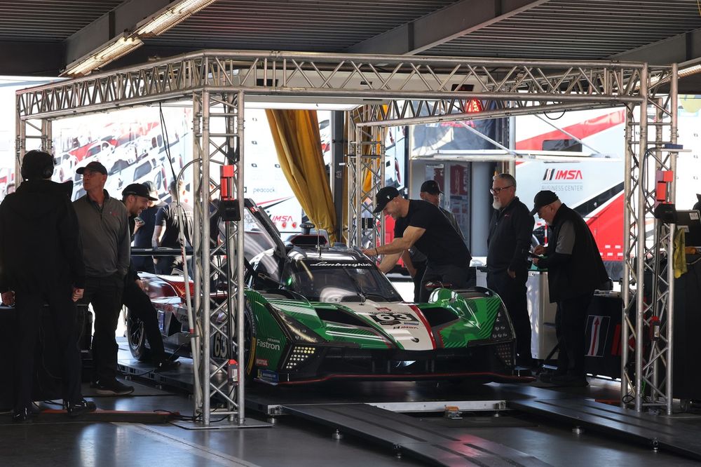 #63 Automobili Lamborghini Squadra Corse Lamborghini SC63: Mirko Bortolotti, Romain Grosjean, Daniil Kvyat, Edoardo Mortara