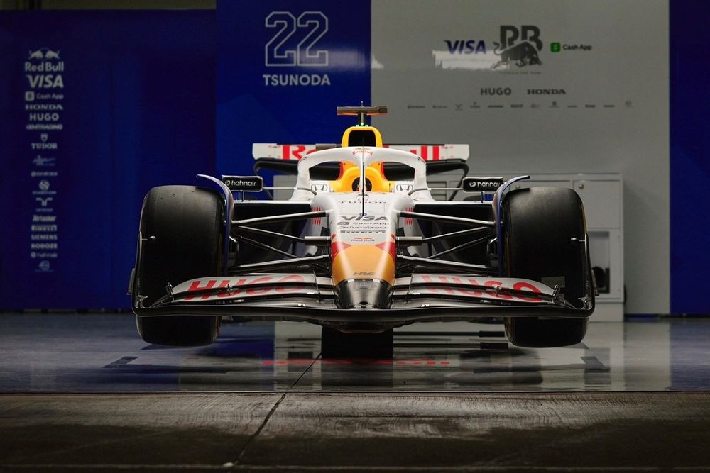 Racing Bulls VCARB 02