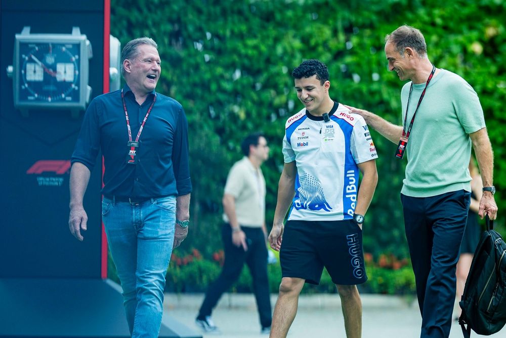 Situação de Hadjar é favorável para 2026: ele tem grandes chances de ser o companheiro de Verstappen na Red Bull.