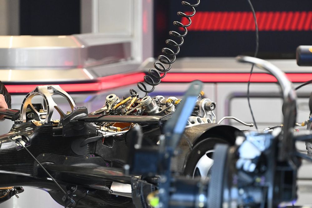 Here is the rear suspension of the 2023 Red Bull RB19 that inspired Newey for the AMR26