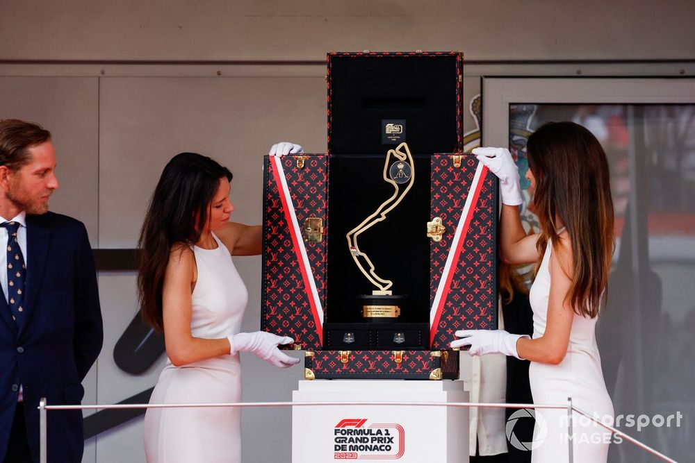 ルイ・ヴィトンがF1の公式パートナーに。トップ3ドライバーには特製