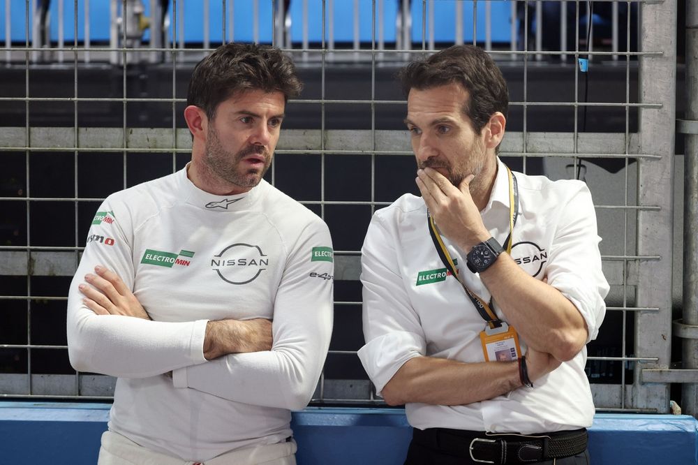 Norman Nato con Tomaso Volpe, director de Nissan Motorsport