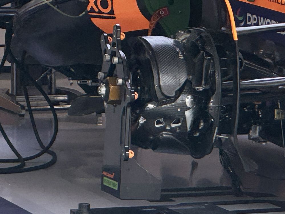 McLaren MCL39, detail of the front basket