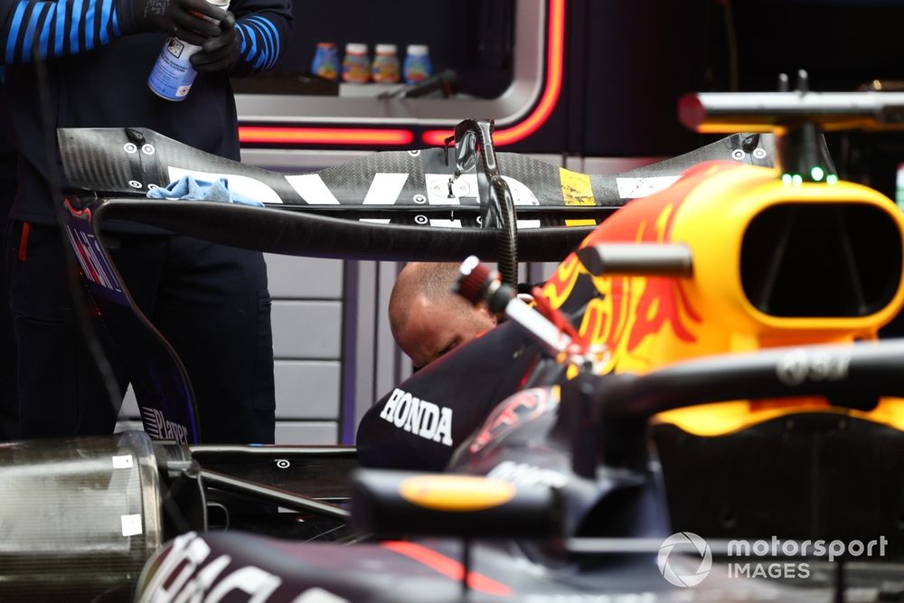 Alerón trasero de Red Bull Racing en el RB20