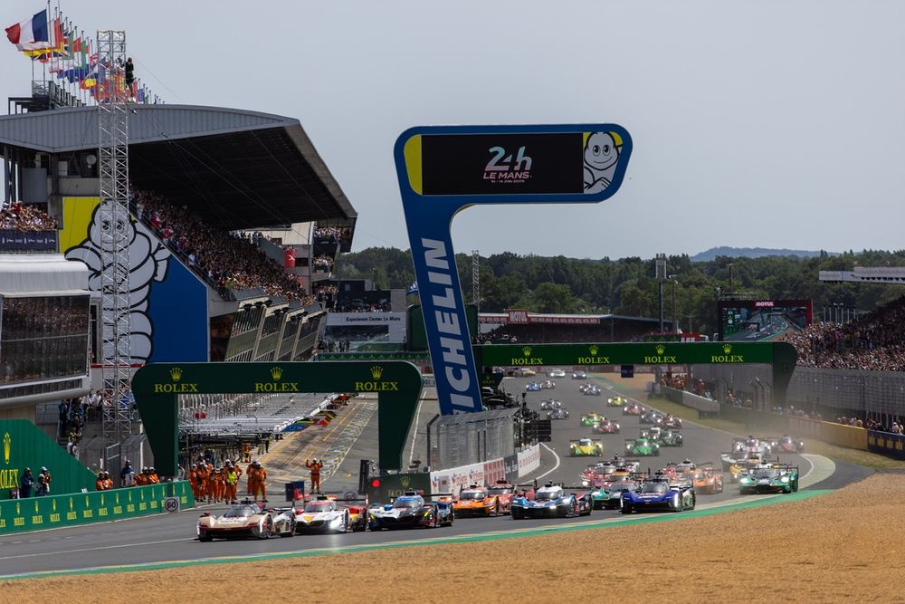 After a wide-open field at the end of the Test Day, by the race it was clear the fight for victory was between Toyota, BMW and Cadillac