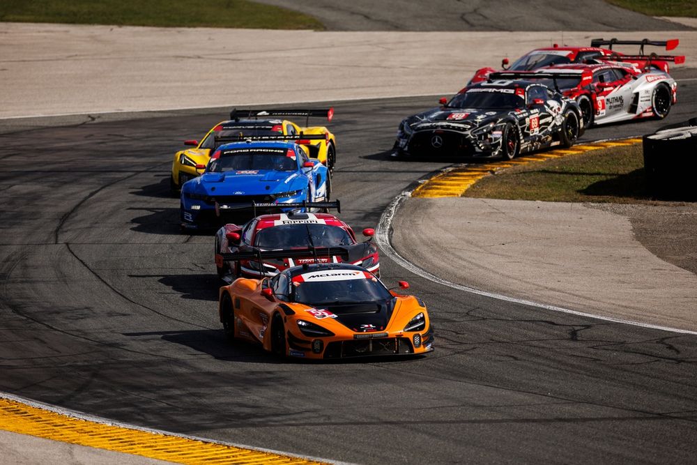 #59 Equipo RLL McLaren McLaren 720S GT3 EVO: Max Esterson, Nikita Johnson, Juri Vips, Dean MacDonald