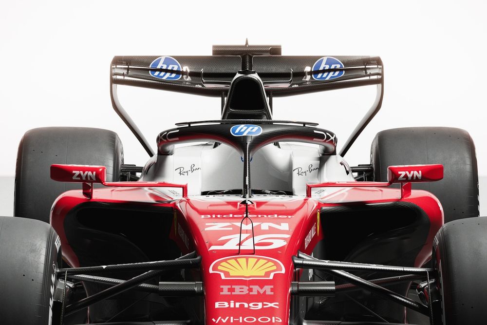 Ferrari SF-26: la presa dinamica resta triangolare ed è molto piccola