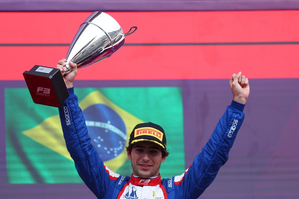 Podium: F3 Drivers champion and race winner Rafael Camara, Trident
