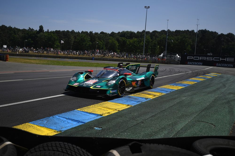 #009 Aston Martin Thor Team Aston Martin Valkyrie: Alex Riberas, Marco Sorensen, Roman De Angelis