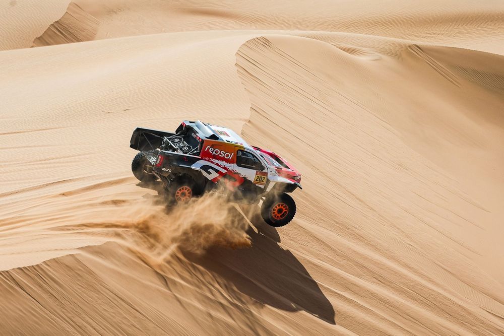 Toyota забивает 1-2 в упорной борьбе