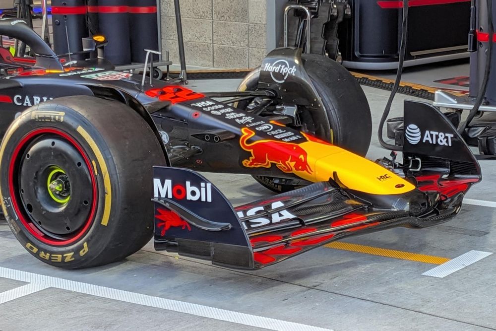 L'aileron avant de la Red Bull RB21 à Las Vegas.