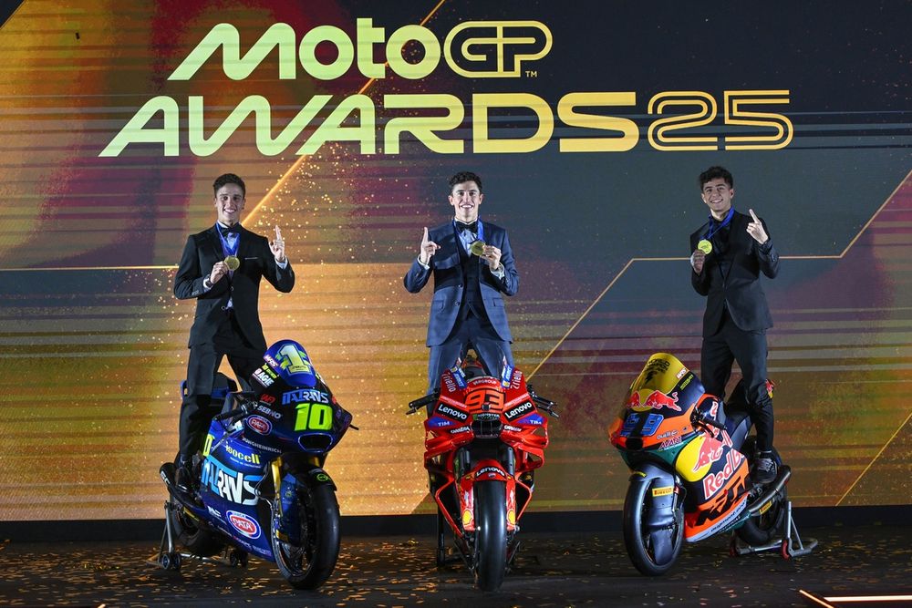 A cerimônia de premiação da MotoGP foi mista na noite de domingo