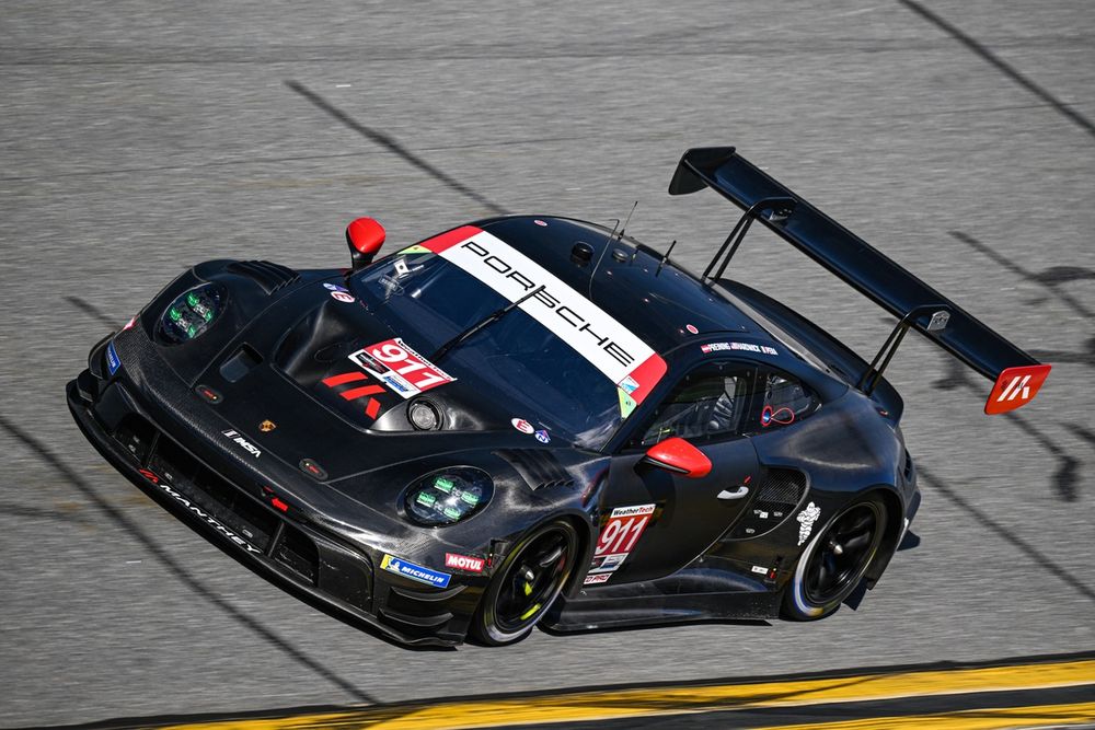 #911 Manthey Porsche 911 GT3 R (992): Ryan Hardwick, Thomas Preining