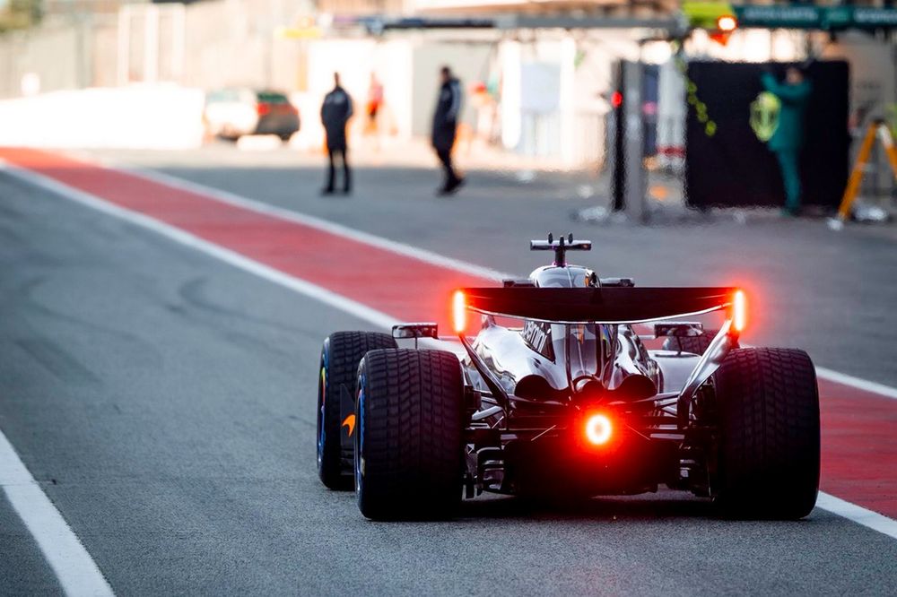 McLaren F1 explica el "problema" que le impidió rodar en la tarde del jueves