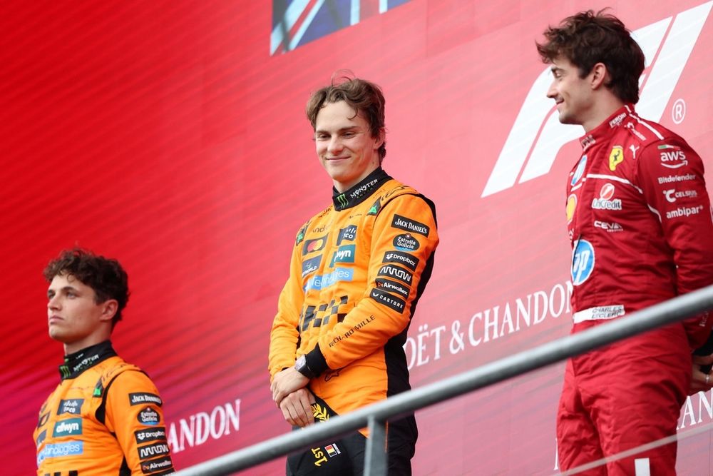 Charles Leclerc, Ferrari, Lando Norris, McLaren, Oscar Piastri, McLaren