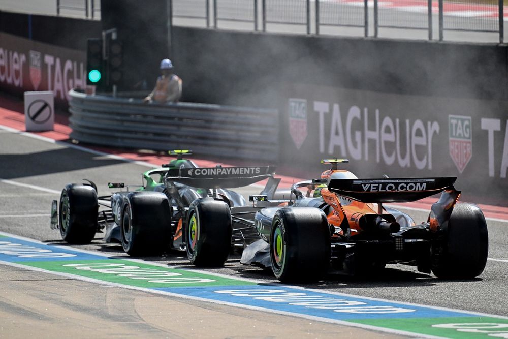 Lando Norris, McLaren, Gabriel Bortoleto, Sauber