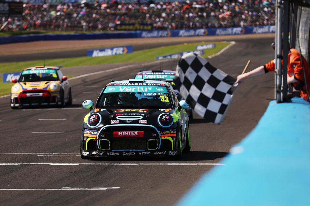 Max Edmundson, Mini Challenge UK, Knockhill
