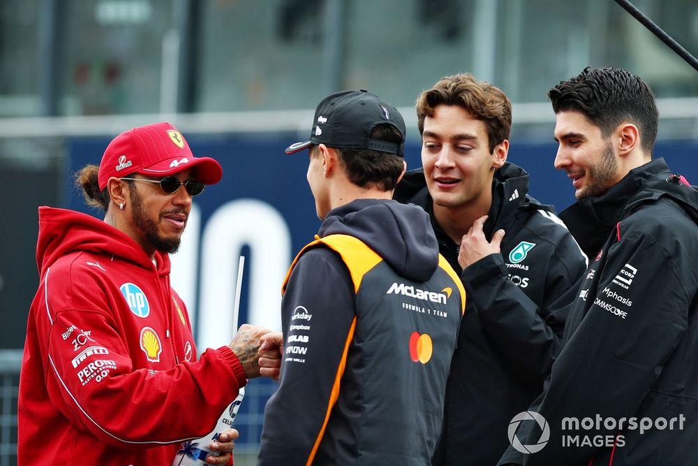 Lewis Hamilton avec Lando Norris, George Russell et Esteban Ocon.
