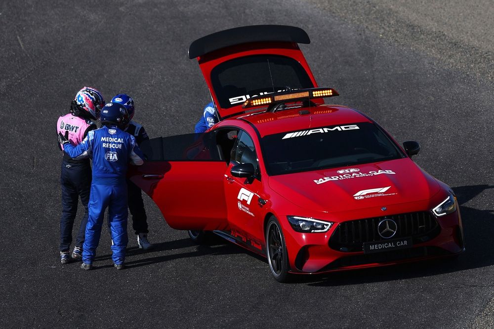 Jack Doohan sale sulla medical car dopo il violento botto in FP2 a Sazuka