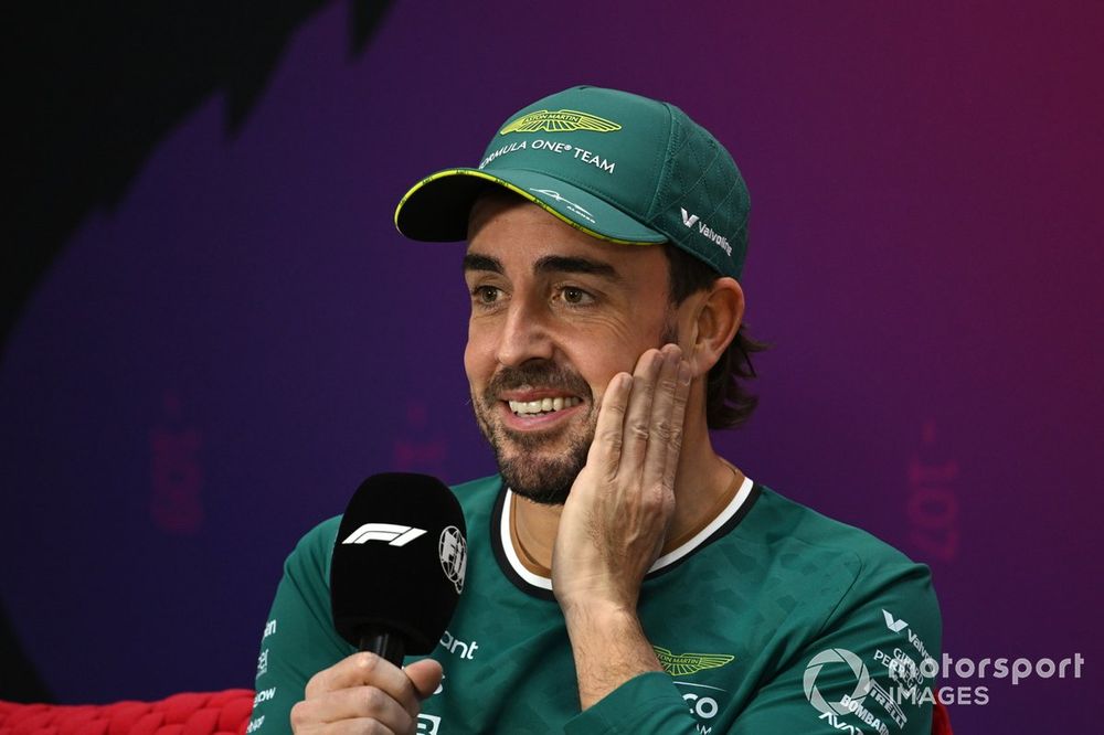 Fernando Alonso, Aston Martin F1 Team en la rueda de prensa