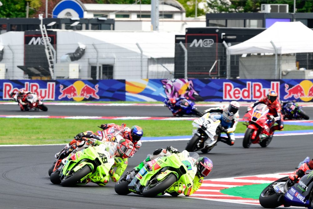 Franco Morbidelli, VR46 Racing Team, in lotta conil compagno Fabio DI Giannantonio