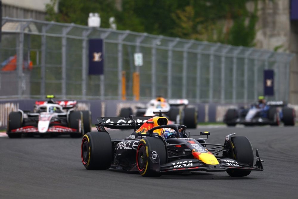 Max Verstappen, Red Bull Racing, Oliver Bearman, Haas F1 Team