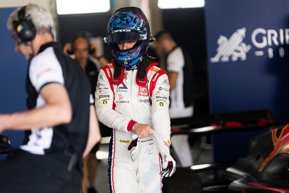 Kacper Sztuka, Campos Racing