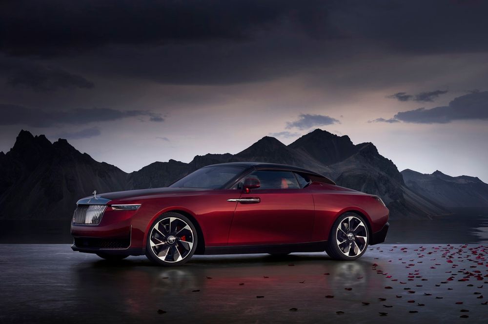 Rolls-Royce La Rose Noire Droptail 