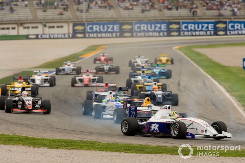 Soucek suffered reliability glitches at the Valencia first round, but went on to win the inaugural title in 2009