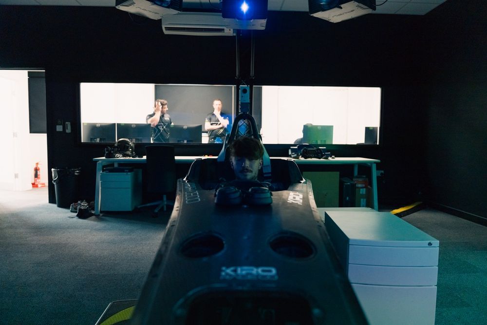 Il simulatore nella fabbrica di Cupra Kiro a Silverstone