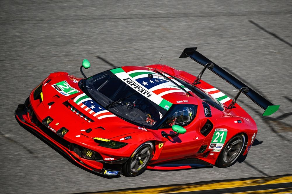 #21 AF Corse Ferrari 296 GT3: Simon Mann, Tommaso Mosca