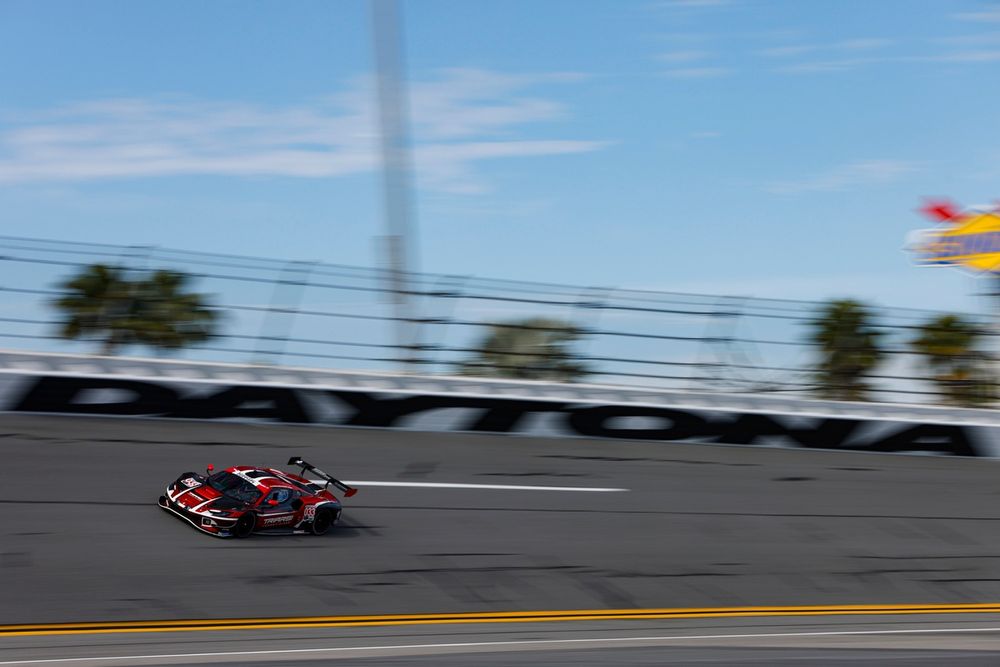 #033 Triarsi Competizione Ferrari 296 GT3 EVO: James Calado, Riccardo Agostini, Miguel Molina, Alessio Rovera