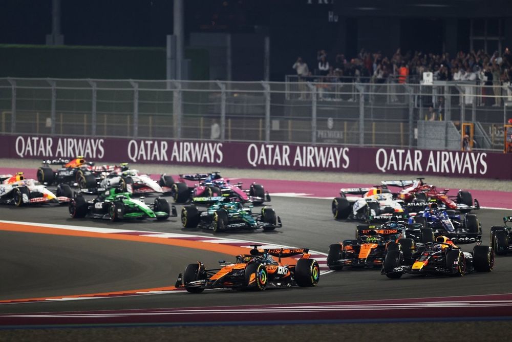 Lando Norris, McLaren, Oscar Piastri, McLaren, Max Verstappen, Red Bull Racing